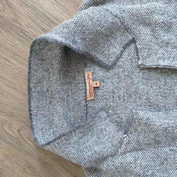 Stretchy gray blazer with buttons and pockets - Picture 2 of 4